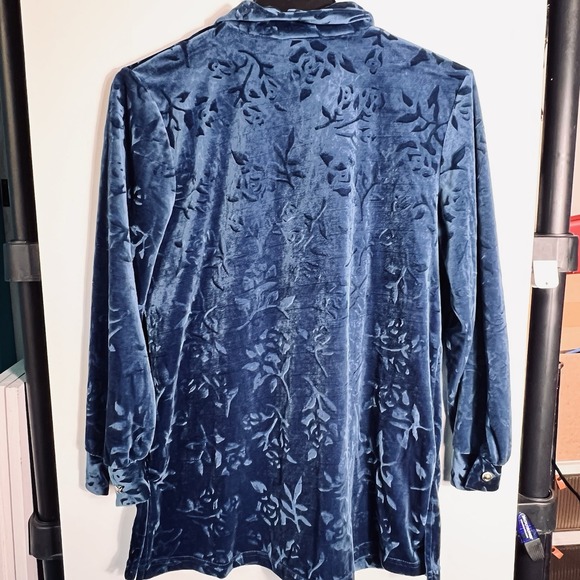 Vtg Diane Von Furstenberg Womens Medium Blue Velvet Button Front Blouse 90s EUC! - Picture 2 of 5